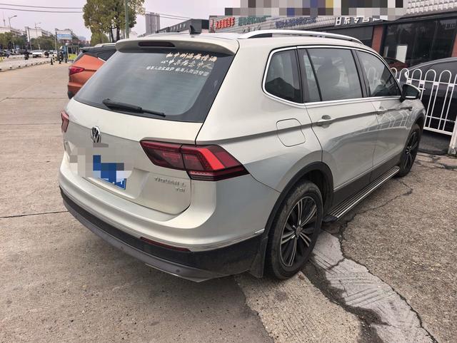 Volkswagen Tiguan L 2017 380TSI Automatic 4WD Luxury – фото 13