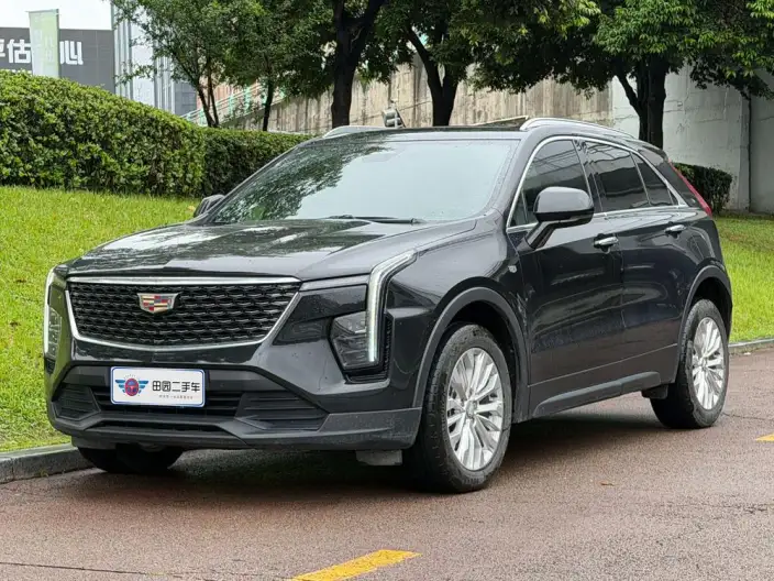 Cadillac XT4 2024 Model 25T 2WD Fashion Model