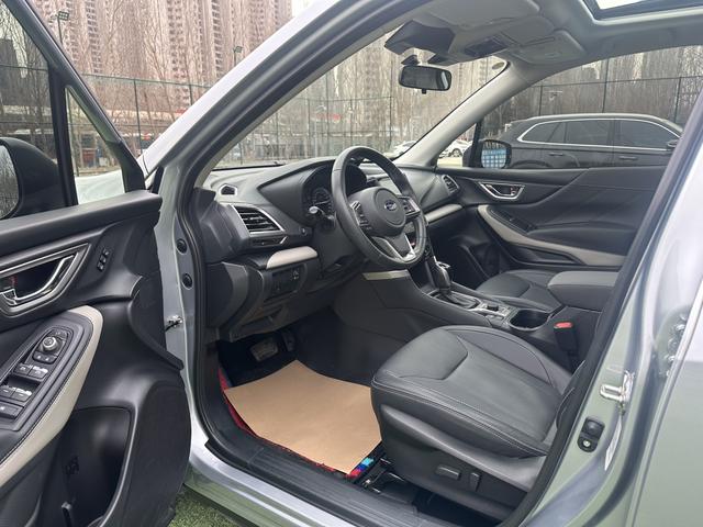Subaru Forester 2022 2.0i AWD Luxury EyeSight – фото 4