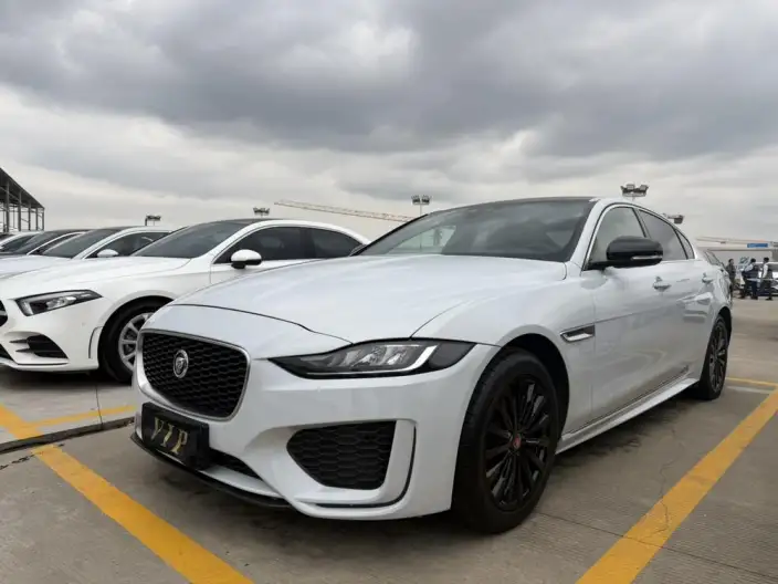 Jaguar XE L 2020 Model 2.0T 200PS R-DYNAMIC Youth Sports Edition