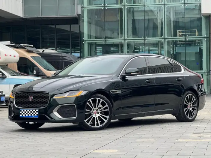 Jaguar XFL 2024 Model 2.0T P250 2WD Exclusive Deluxe Edition