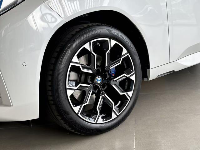 BMW X3 2025 xDrive30L Executive M Sport Package – фото 4