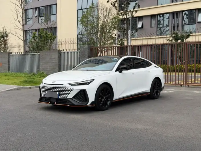 Changan UNI-V 2023 Model 2.0T Fengsu Edition