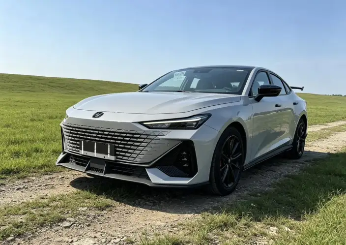 Changan UNI-V 2022 Model 1.5T Sports Edition