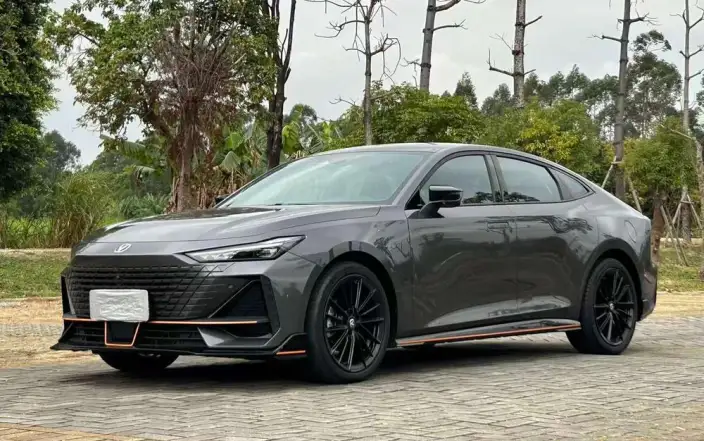 Changan UNI-V 2023 Model 1.5T Sports Edition