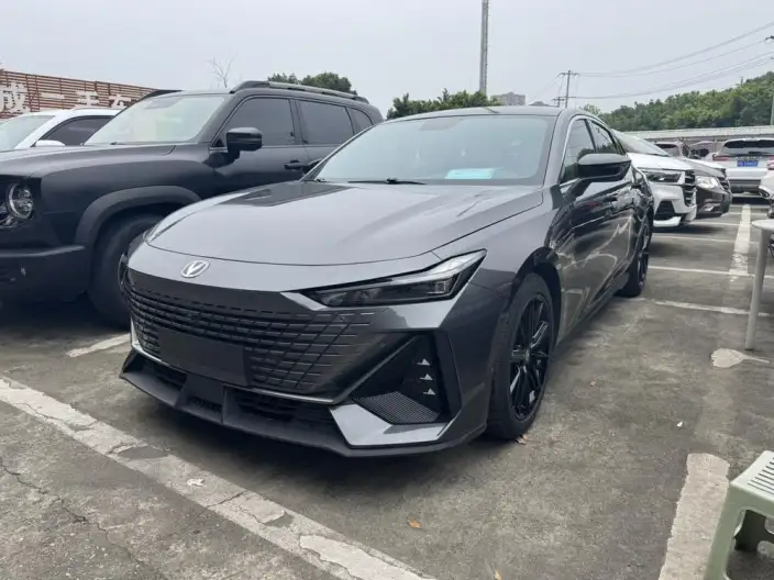 Changan UNI-V 2023 Model 1.5T Noble Model