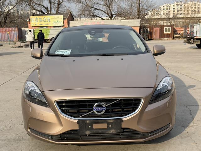 Volvo V40 2016 модификация T3 Smart Yi Edition – фото 2