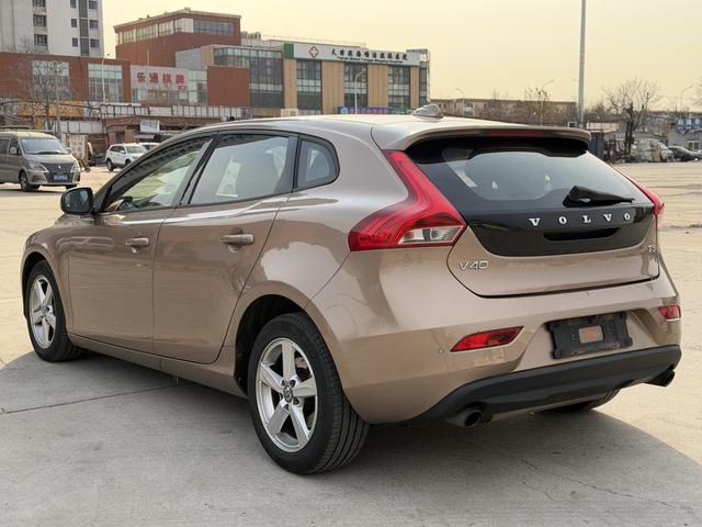 Volvo V40 2016 модификация T3 Smart Yi Edition – фото 6