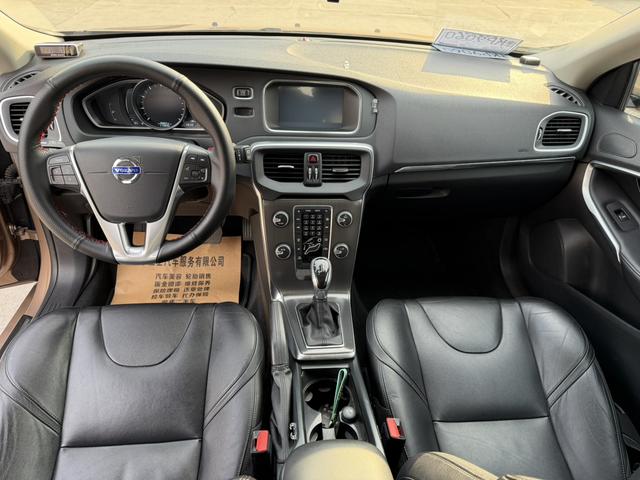 Volvo V40 2016 модификация T3 Smart Yi Edition – фото 8