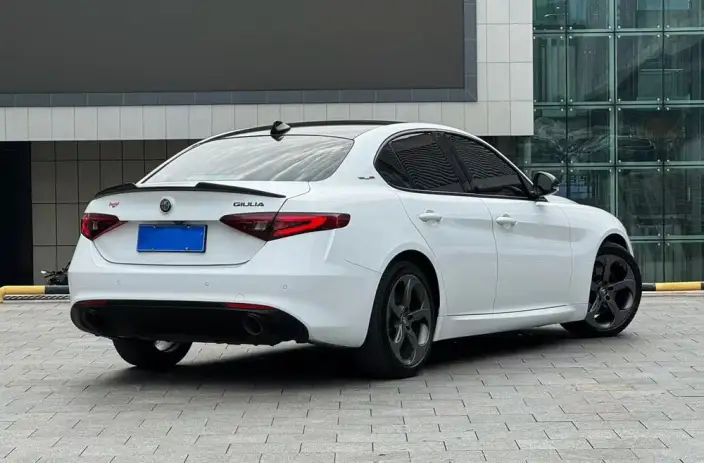 Alfa Romeo Giulia 2020 Model 2.0T 280HP Deluxe Edition