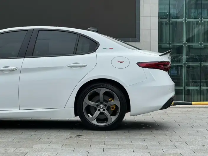 Alfa Romeo Giulia 2020 Model 2.0T 280HP Deluxe Edition