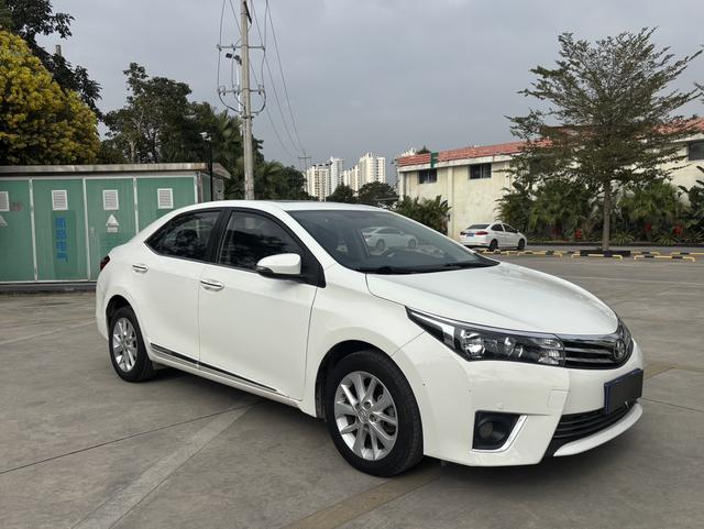 Toyota Corolla 2014 1.6L CVT GL -i натуральная кожа Edition – фото 3