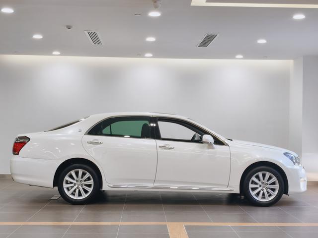 Toyota Crown 2012 2.5L Royal Leather – фото 2