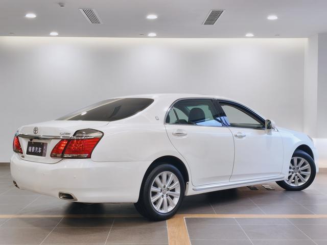 Toyota Crown 2012 2.5L Royal Leather – фото 3