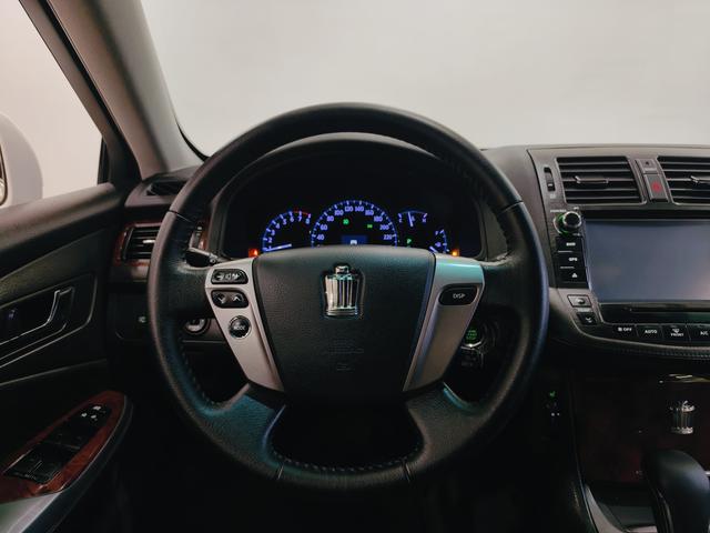 Toyota Crown 2012 2.5L Royal Leather – фото 11
