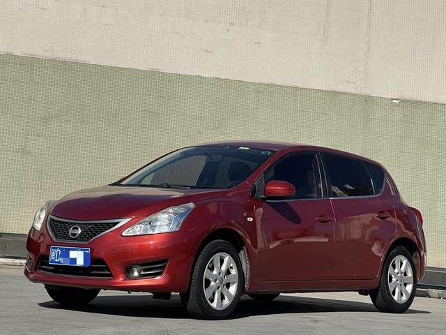 Nissan Tiida 2013 1.6L CVT Cool Café – фото 1