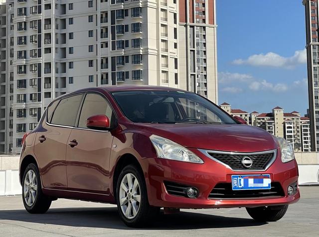 Nissan Tiida 2013 1.6L CVT Cool Café – фото 3
