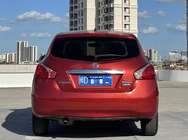 Nissan Tiida 2013 1.6L CVT Cool Café – фото 5