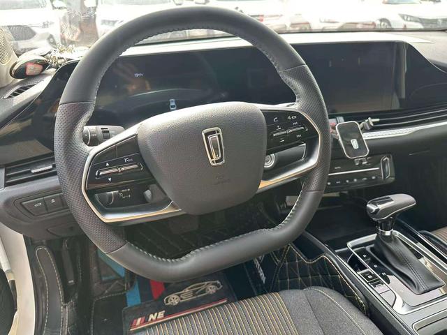 Bestune B70 2023 Third Gen 1.5T Automatic Enjoy 70th Anniversary Edition – фото 4