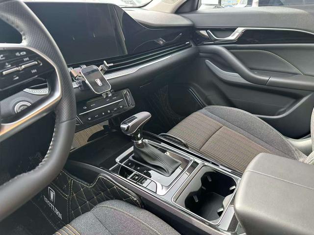 Bestune B70 2023 Third Gen 1.5T Automatic Enjoy 70th Anniversary Edition – фото 5