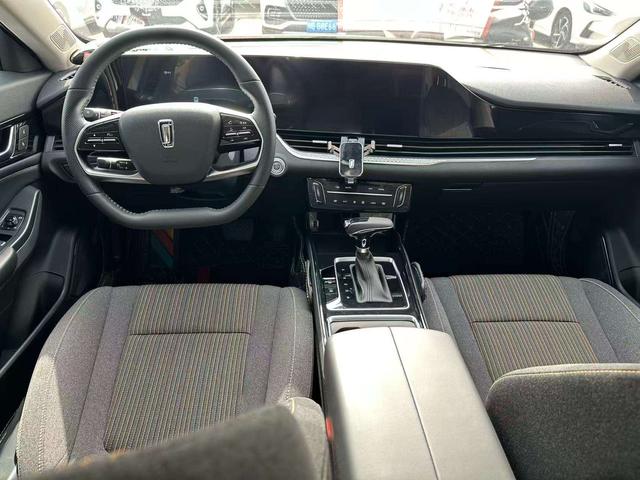 Bestune B70 2023 Third Gen 1.5T Automatic Enjoy 70th Anniversary Edition – фото 7
