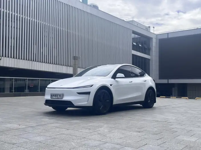 Model Y 2025 Model Facelift Long Battery Life Pro All-wheel drive version