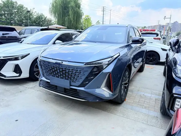 Changan Auchan Z6 2023 Model Blue whale 1.5T DCT Smart Edition Model