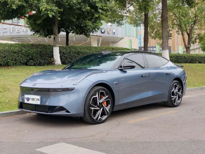 **Lynk & Co Z10** 2024 Model 95kWh 702km 4WD Smart Driving Ultra