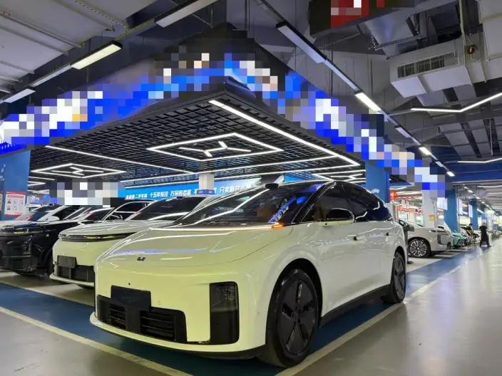 Li Auto i8 2025 Model Standard Edition