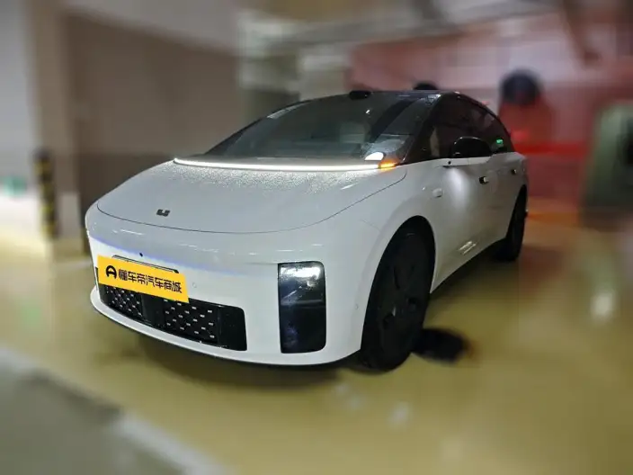 Li Auto i6 2025 Model 2WD Standard Edition