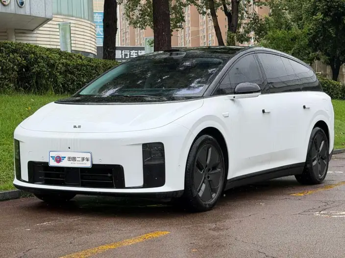 Li Auto i8 2025 Model Standard Edition