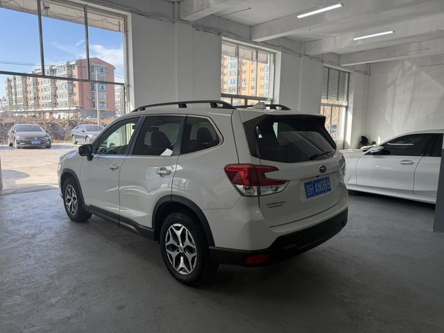 Subaru Forester 2022 2.0i AWD Luxury EyeSight – фото 4