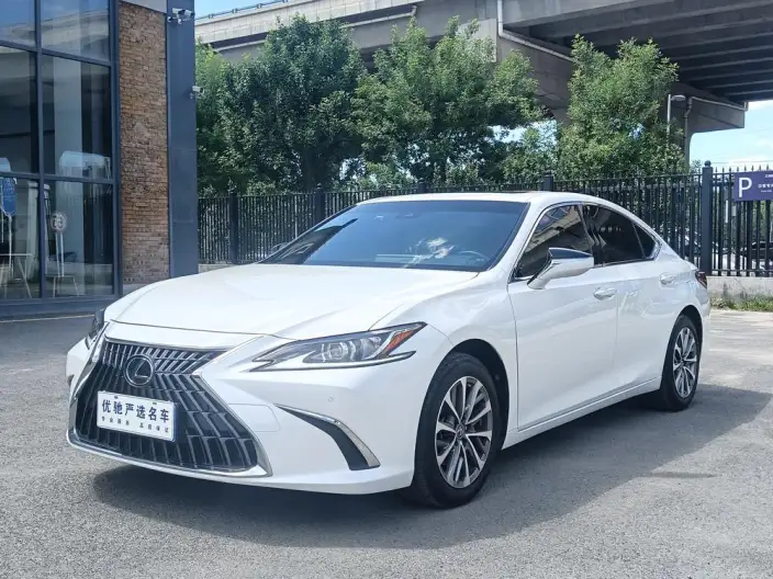 Lexus ES 2022 Model 200 Superior Edition