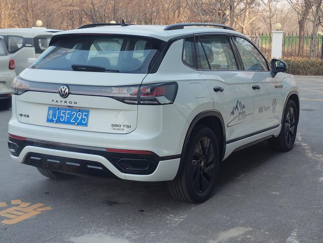 Volkswagen Tayron 2023 Modi f ied 380TSI 4WD R-Line High Per f ormance Edition – фото 7