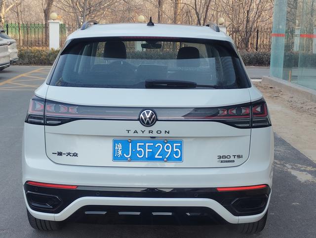 Volkswagen Tayron 2023 Modi f ied 380TSI 4WD R-Line High Per f ormance Edition – фото 8