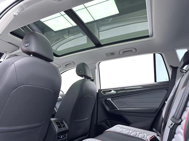 Volkswagen Tiguan L 2022 330TSI Automatic 2WD R-Line Flagship Edition – фото 8