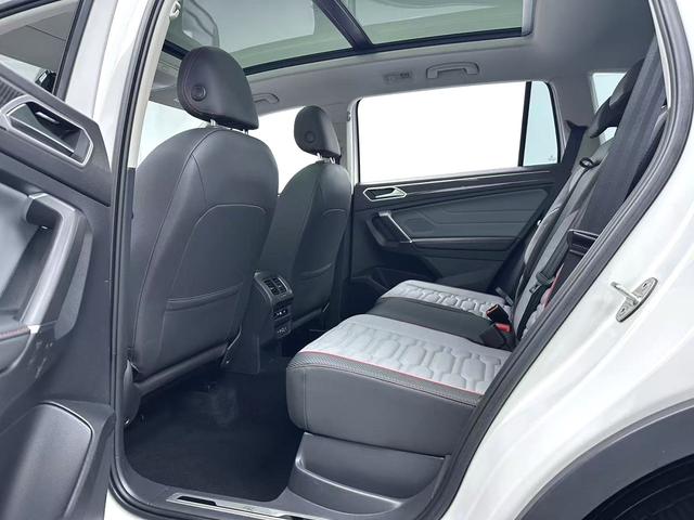Volkswagen Tiguan L 2022 330TSI Automatic 2WD R-Line Flagship Edition – фото 9
