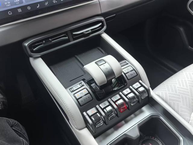 Ti3 2025 501KM AWD Max – фото 10