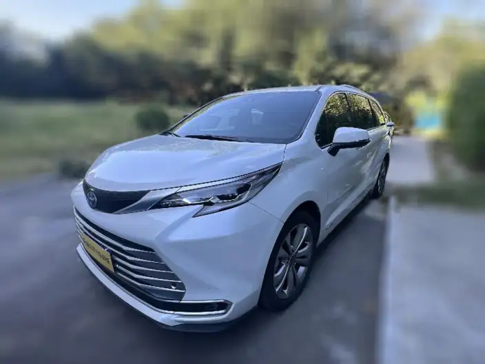Toyota Sienna 2023 Model Hybrid 2.5L Platinum edition