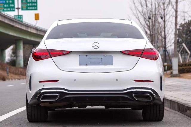 Mercedes-Benz C-Class 2023 Facelift C 260 L Sport – фото 3