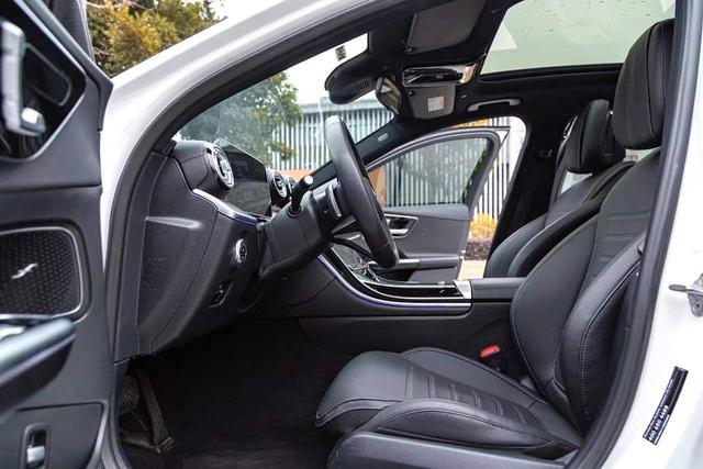 Mercedes-Benz C-Class 2023 Facelift C 260 L Sport – фото 4