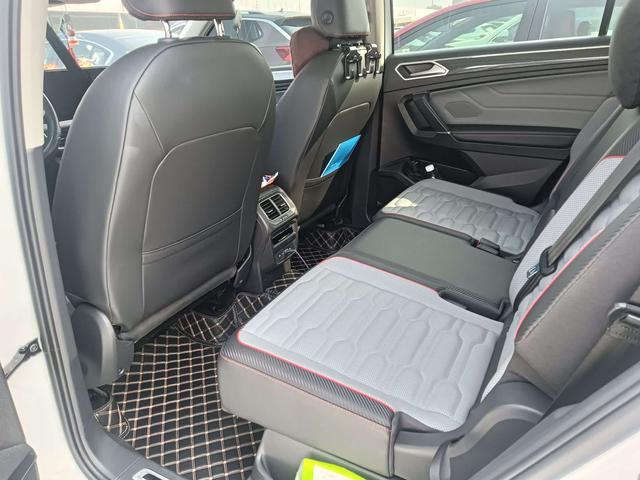 Volkswagen Tiguan L Раздел 2023 380TSI 4WD R-Line Ultimate Edition 7 seat – фото 4