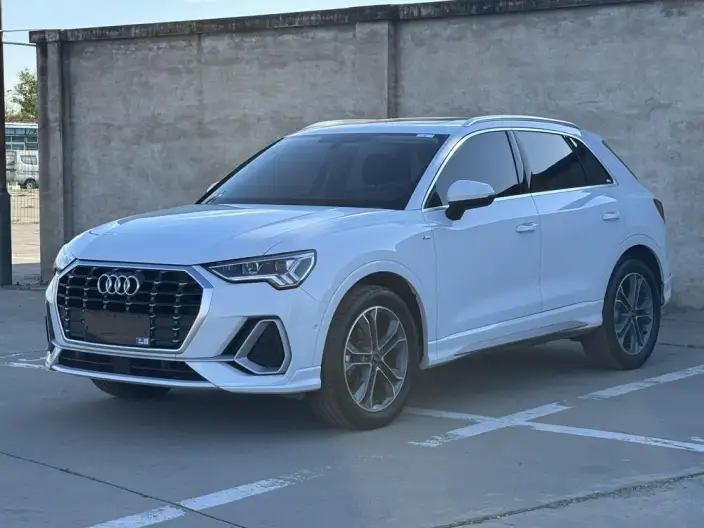 AUDI Q3 2022 Model 35 TFSI Fashion Dynamic Model