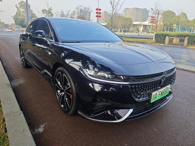 VOYAH Pursuit PHEV 2024 модификация Ultra-long Endurance 4WD Ultimate Edition – фото 3
