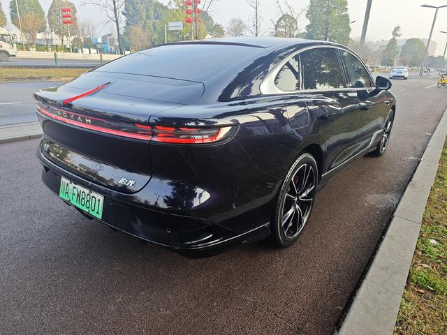 VOYAH Pursuit PHEV 2024 модификация Ultra-long Endurance 4WD Ultimate Edition – фото 4
