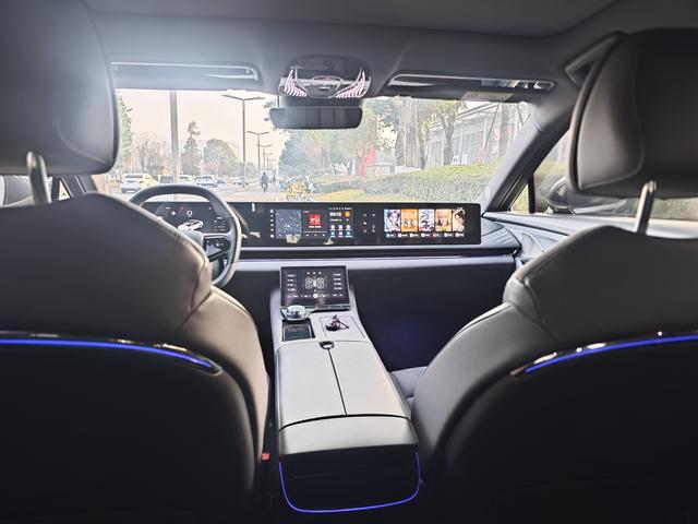 VOYAH Pursuit PHEV 2024 модификация Ultra-long Endurance 4WD Ultimate Edition – фото 9