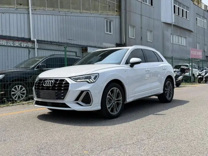 AUDI Q3 2022 Model 40 TFSI Fashion Dynamic Model