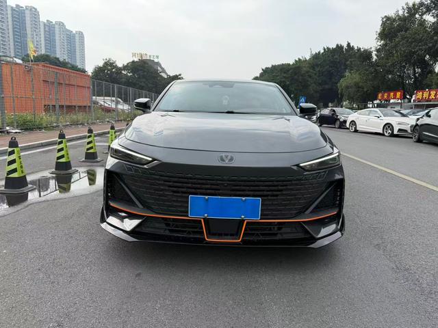 Changan UNI-V 2023 1.5T Sport – фото 2