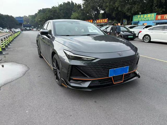 Changan UNI-V 2023 1.5T Sport – фото 3