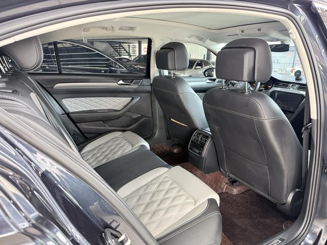 Volkswagen Magotan 2023 2 Million Vehicle Commemorative Edition 330TSI DSG Leader – фото 6